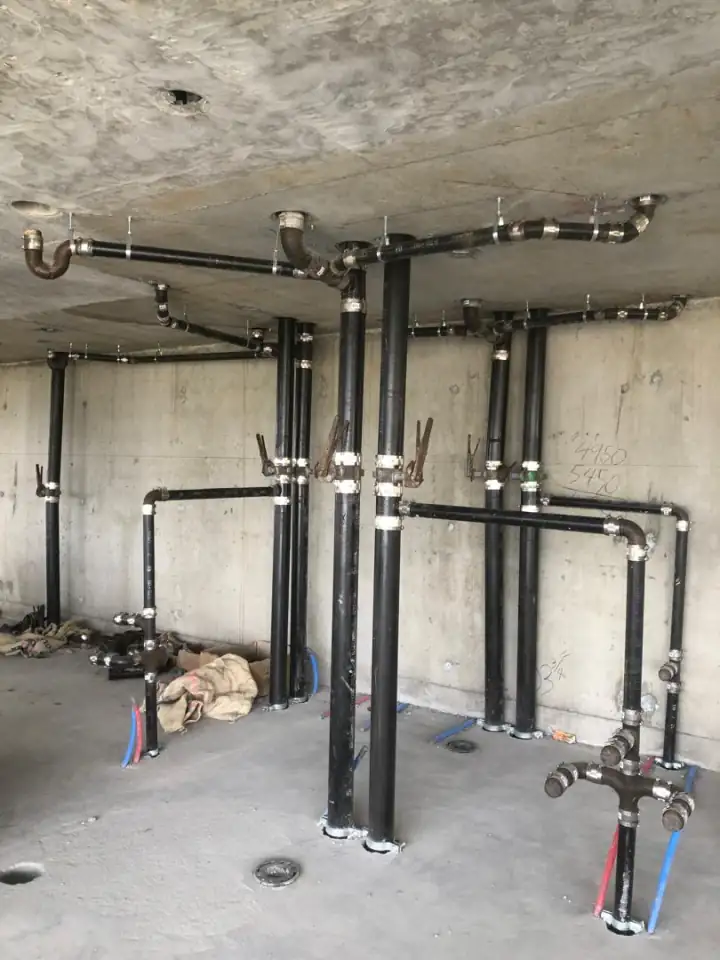 Hot water system installation in North Vancouver home